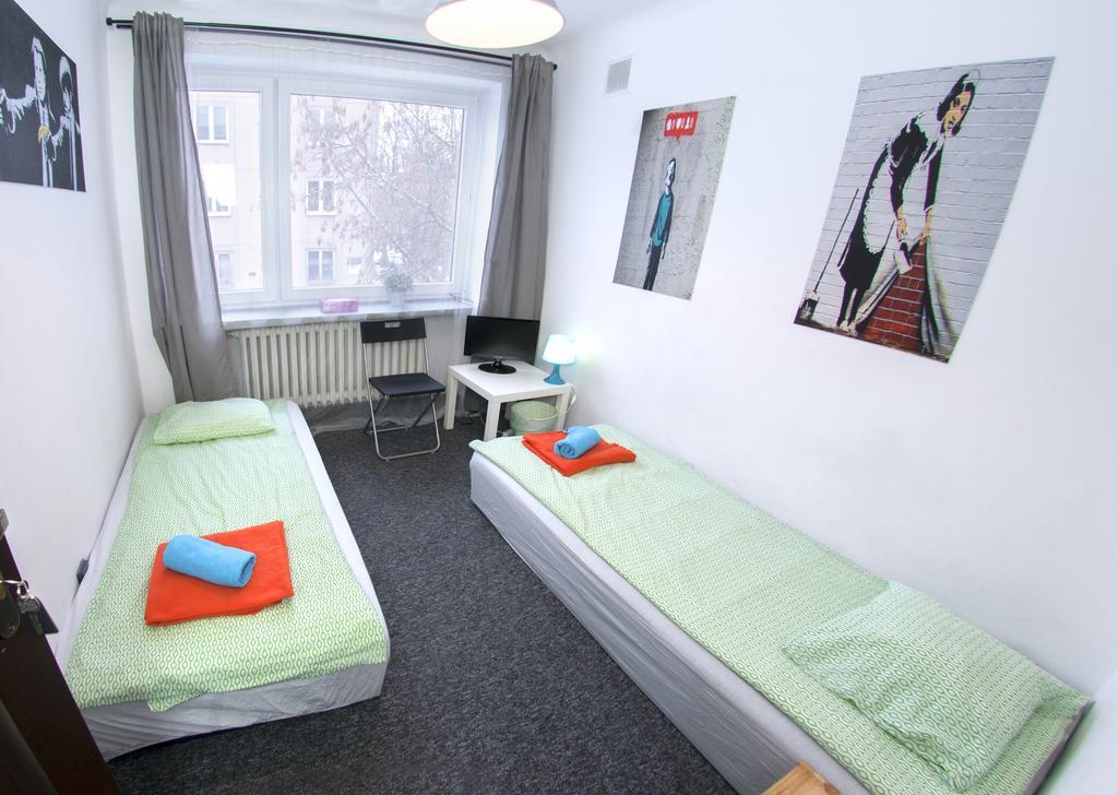 Wierzbno Hostel Warschau Exterior foto