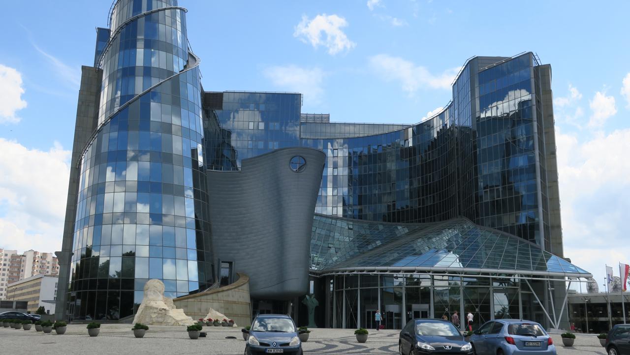 Wierzbno Hostel Warschau Exterior foto